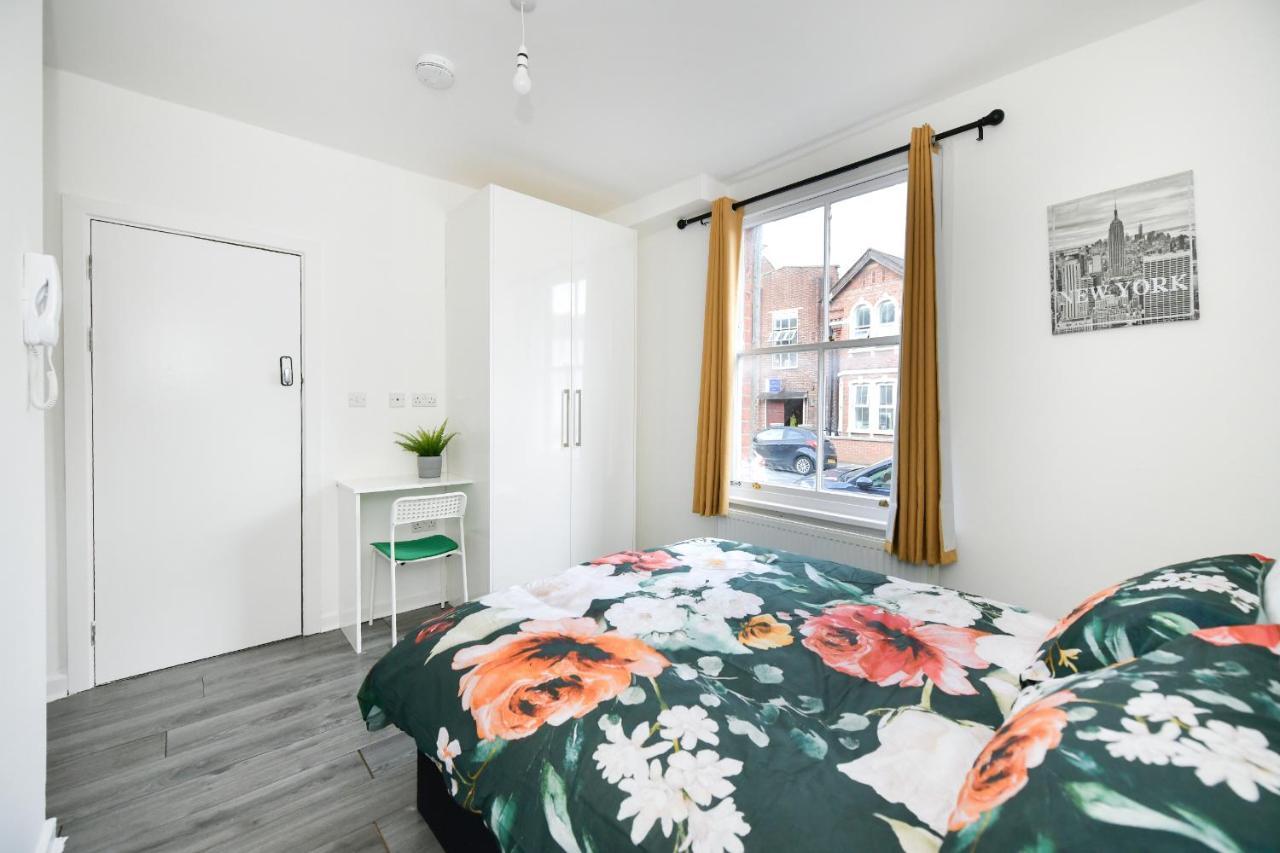 Waylen Street Suites Ридинг Экстерьер фото