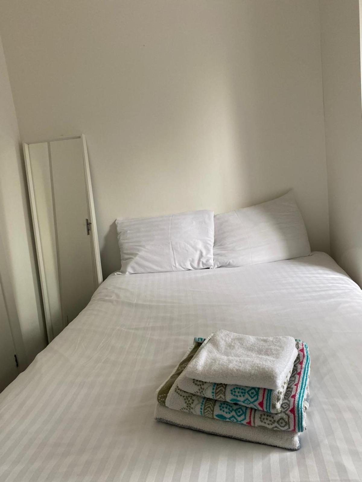 Waylen Street Suites Ридинг Номер фото